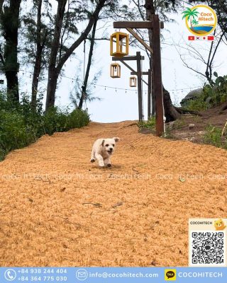 등산로와 공원 산책로에 쓰이는 조경용 보행 매트 그리고 우드칩 비교
