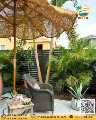 인공 합성 소재인 인조 초가 파라솔과 대비되는 천연 소재 특유의 방수 코팅 처리 및 동절기 건조 보관법