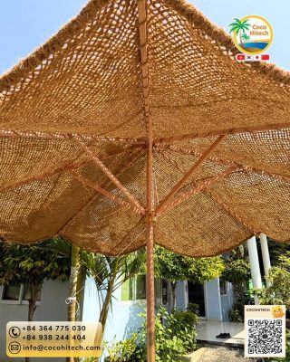 천연 코코넛 섬유로 만든 코이어파라솔과 라피아 파라솔 및 해초 파라솔 비교 분석